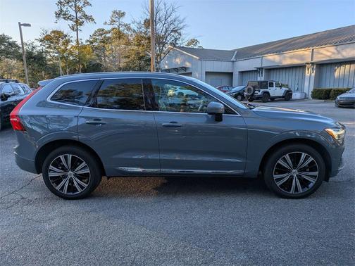 2023 Volvo XC60 B5 Plus Bright Theme