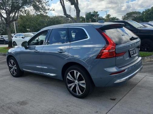 2023 Volvo XC60 B5 Plus Bright Theme