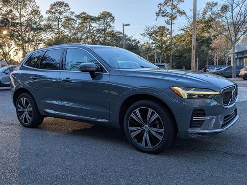 2023 Volvo XC60 B5 Plus Bright Theme