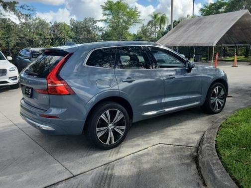 2023 Volvo XC60 B5 Plus Bright Theme