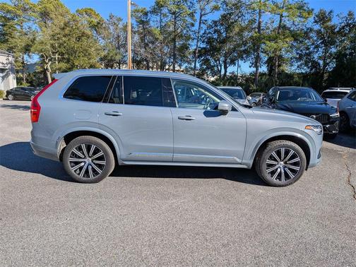 2023 Volvo XC90 B5 Plus