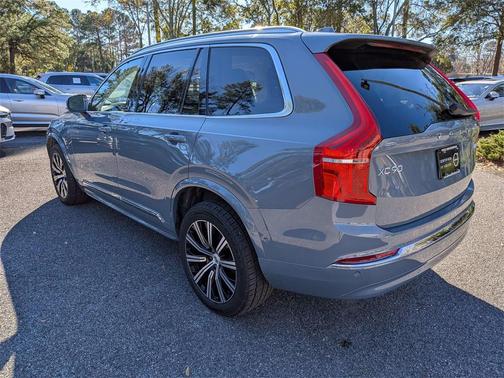 2023 Volvo XC90 B5 Plus