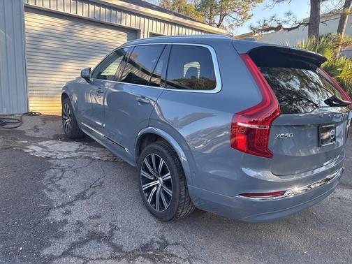 2023 Volvo XC90 B5 Plus
