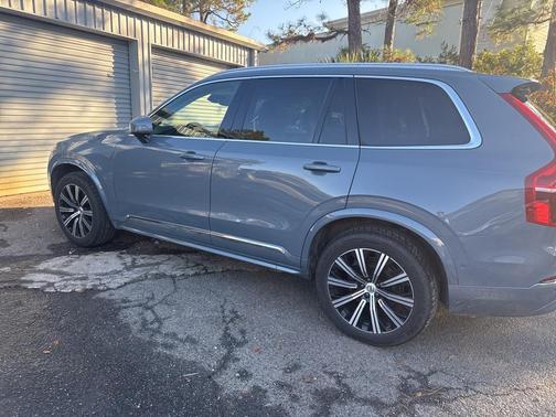 2023 Volvo XC90 B5 Plus