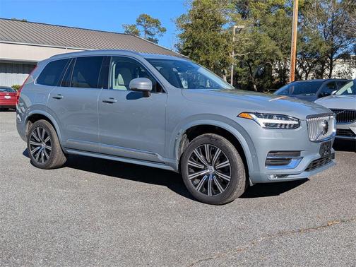 2023 Volvo XC90 B5 Plus