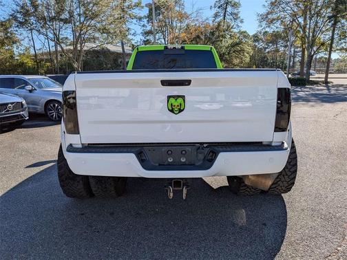 2018 RAM 3500 Laramie Crew Cab 4x4 8' Box