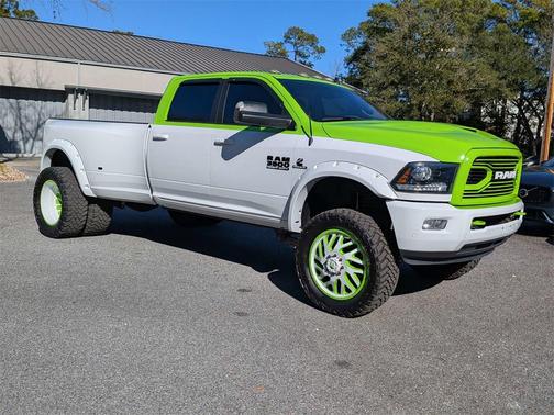 2018 RAM 3500 Laramie Crew Cab 4x4 8' Box
