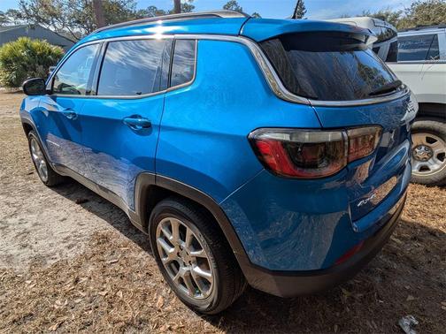 2022 Jeep Compass Latitude Lux