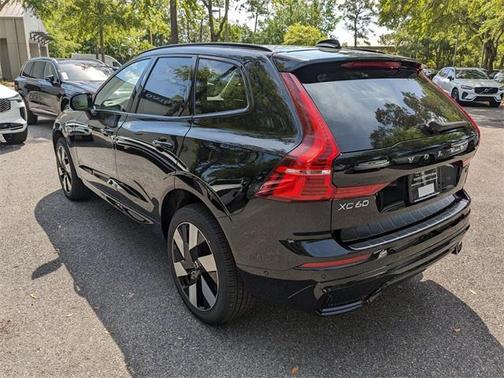 2025 Volvo XC60 Plug-In Hybrid T8 Plus