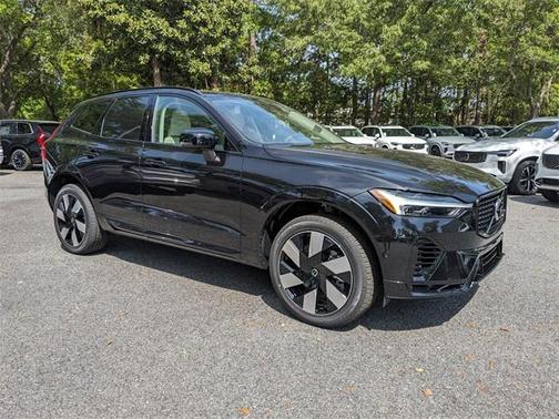 2025 Volvo XC60 Plug-In Hybrid T8 Plus