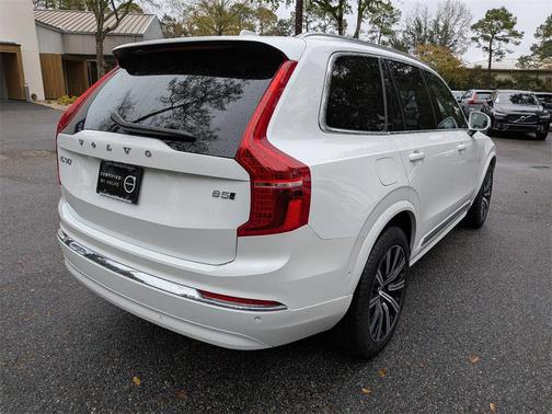 2025 Volvo XC90 B5 Plus