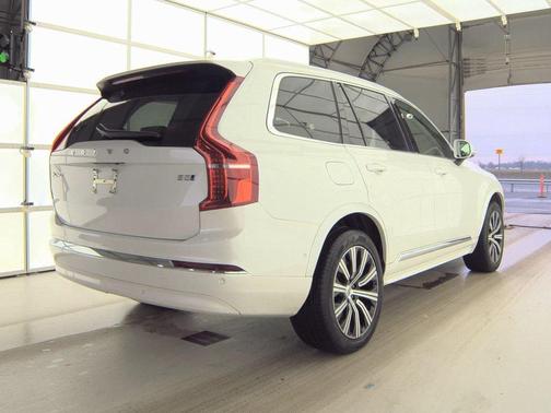 2025 Volvo XC90 B5 Plus