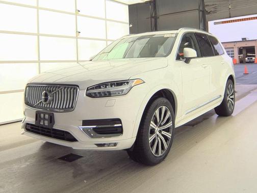 2025 Volvo XC90 B5 Plus