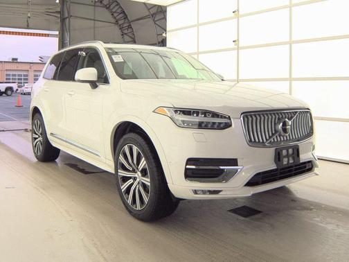 2025 Volvo XC90 B5 Plus