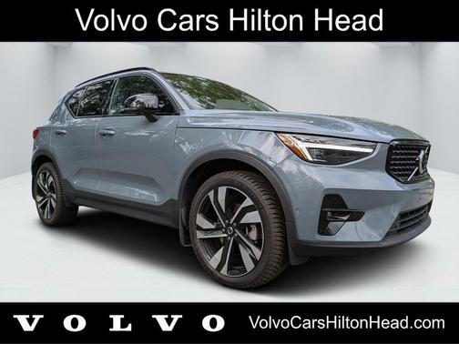 Thunder Grey Metallic 2023 Volvo XC40 B5 Ultimate Dark Theme