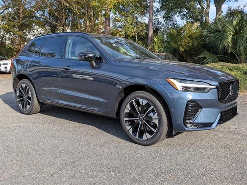 2026 Volvo XC60 B5 Plus