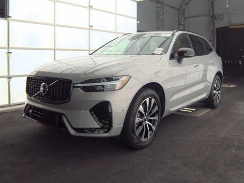 2025 Volvo XC60 B5 Plus