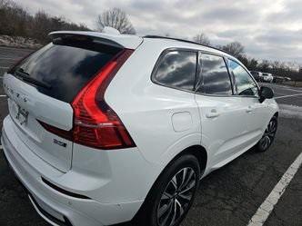 2023 Volvo XC60 B5 Plus Dark Theme