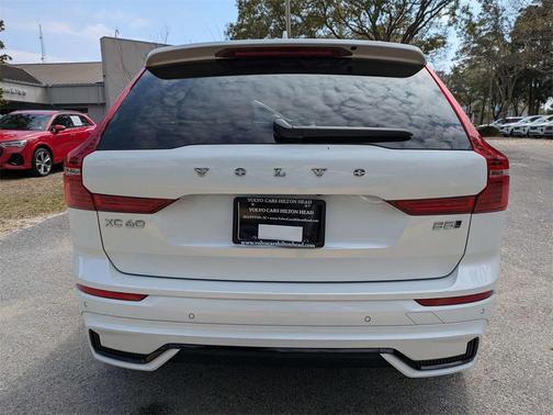 2023 Volvo XC60 B5 Plus Dark Theme