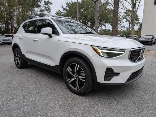 2024 Volvo XC40 B5 Core Bright Theme