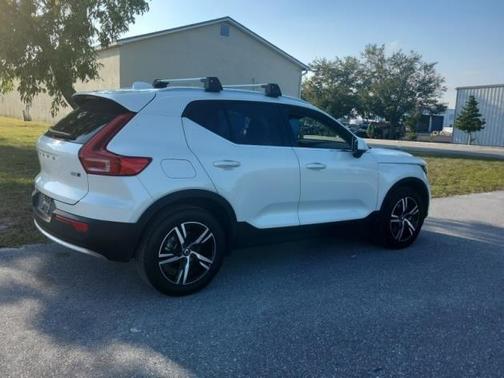 2024 Volvo XC40 B5 Core Bright Theme