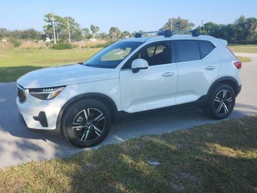 2024 Volvo XC40 B5 Core Bright Theme