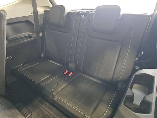 Platinum Gray Metallic 2023 Volkswagen Tiguan 2.0T SE
