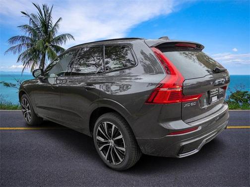 2025 Volvo XC60 B5 Plus