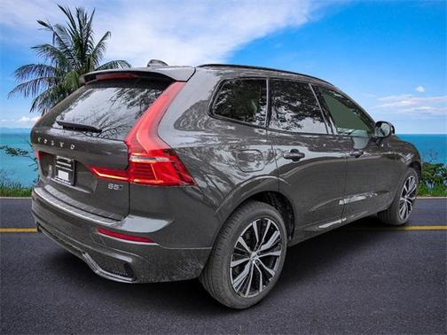2025 Volvo XC60 B5 Plus