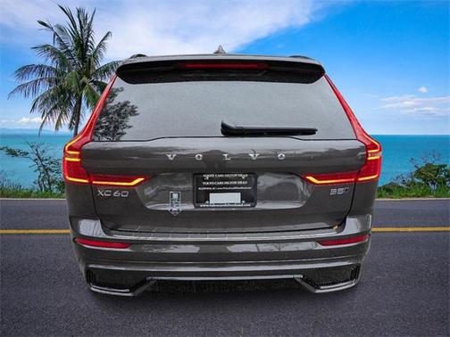 2025 Volvo XC60 B5 Plus