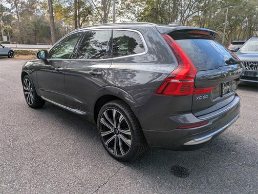 2023 Volvo XC60 B5 Ultimate Bright Theme