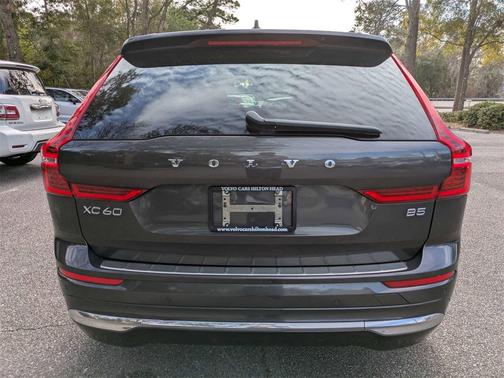 2023 Volvo XC60 B5 Ultimate Bright Theme