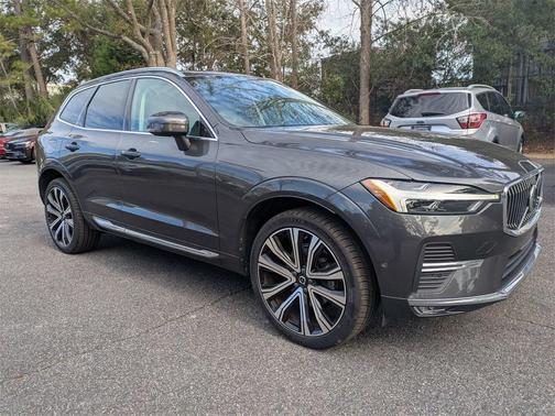 2023 Volvo XC60 B5 Ultimate Bright Theme