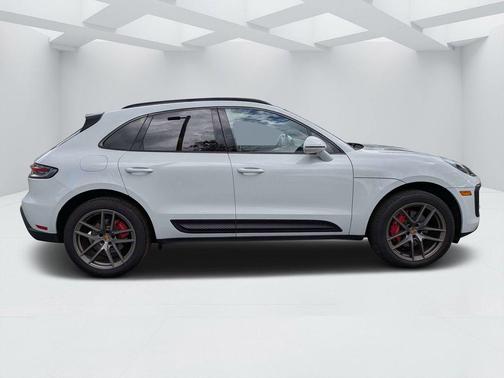 2022 Porsche Macan Macan
