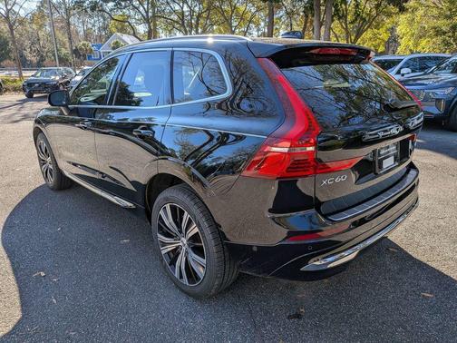 2022 Volvo XC60 B5 Inscription
