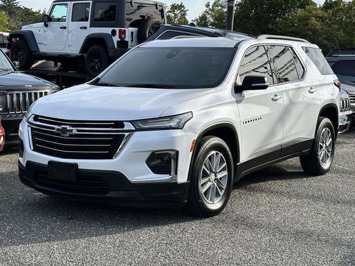 2023 Chevrolet Traverse LT Leather