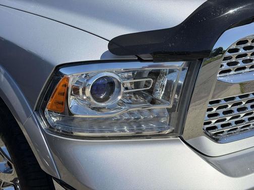 Bright Silver Metallic Clearcoat 2016 RAM 1500 Laramie