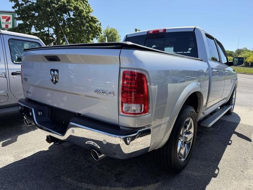 Bright Silver Metallic Clearcoat 2016 RAM 1500 Laramie