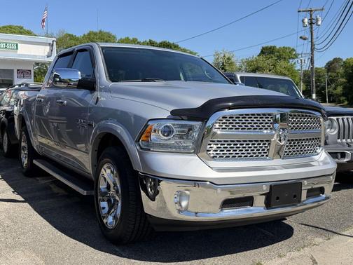 Bright Silver Metallic Clearcoat 2016 RAM 1500 Laramie