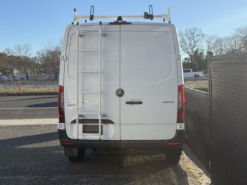 2019 Mercedes-Benz Sprinter 2500 Standard Roof