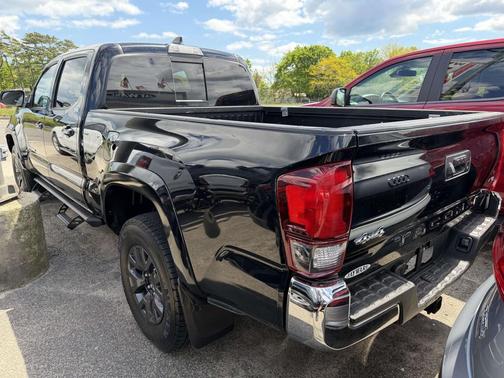 Midnight Black Metallic 2020 Toyota Tacoma SR5