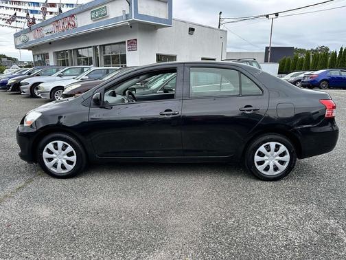 2012 Toyota Yaris L
