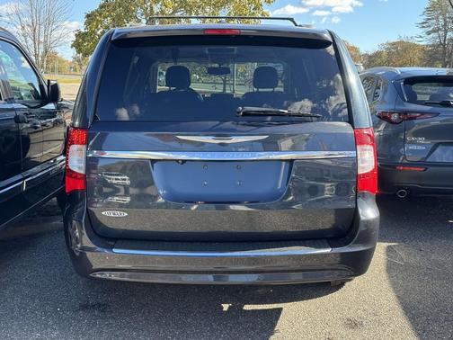 2013 Chrysler Town & Country Touring-L