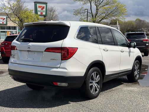 White Diamond Pearl 2017 Honda Pilot EX