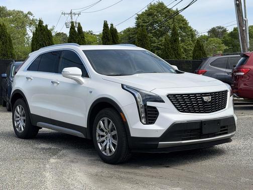 Crystal White Tricoat 2022 Cadillac XT4 Premium Luxury