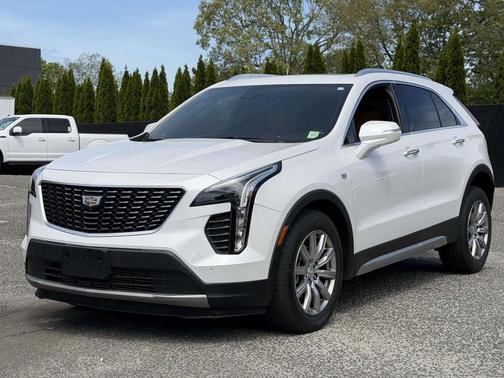 Crystal White Tricoat 2022 Cadillac XT4 Premium Luxury