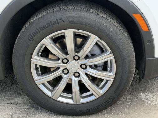 Crystal White Tricoat 2022 Cadillac XT4 Premium Luxury