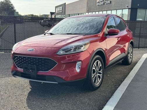 Rapid Red Metallic Tinted Clearcoat 2022 Ford Escape SEL