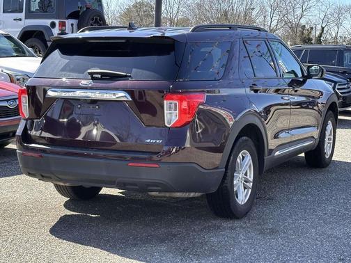 Jewel Red Metallic Tinted Clearcoat 2023 Ford Explorer XLT