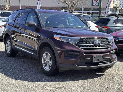 Jewel Red Metallic Tinted Clearcoat 2023 Ford Explorer XLT